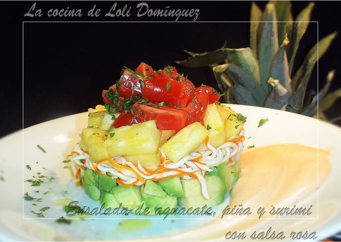 Foto principal de Ensalada de aguacate, piña y surimi con salsa rosa