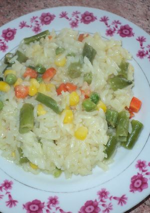 Una foto de Arroz primavera fácil