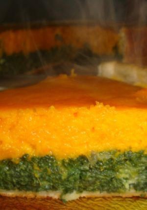 Una foto de Tarta de calabaza y espinacas (bicolor)