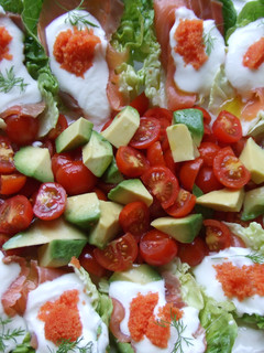 Una foto de Barquitas light de salmón, huevas y crema