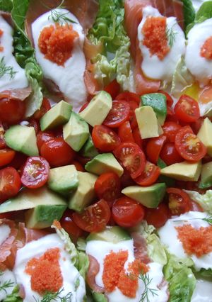 Una foto de Barquitas light de salmón, huevas y crema