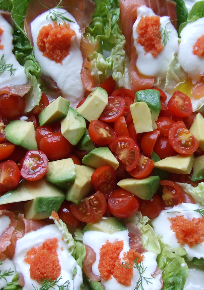 Una foto de Barquitas light de salmón, huevas y crema