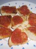 Pan con aceite y tomate natural