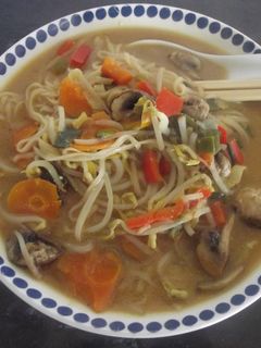 Una foto de Sopa miso con noodles