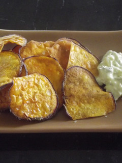 Una foto de Camote frito con salsa tártara