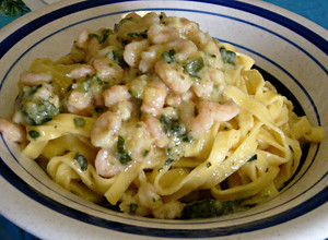 Foto principal de Tallarines con gambas y calabacin (En blanco) o tagliatelle con gamberi e zucchine