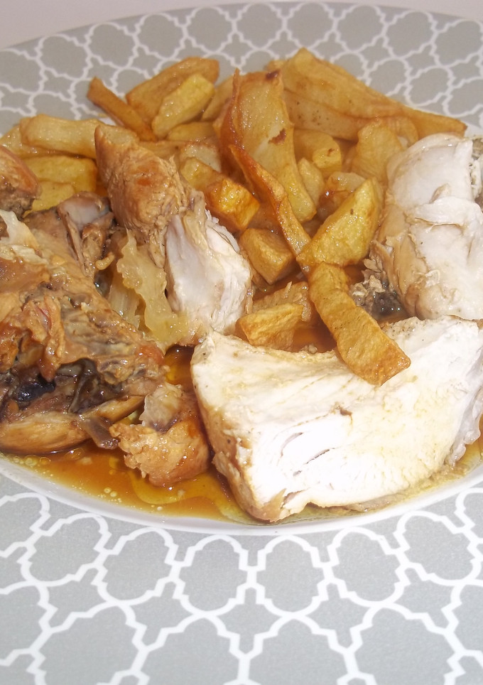 Una foto de Pollo asado a la cacerola