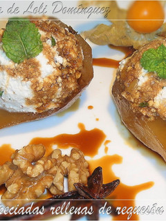 Una foto de Peras especiadas rellenas de requesón y nueces