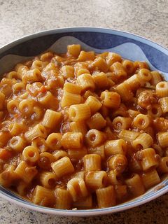 Una foto de Pasta e lenticchie o Pasta con lentejas