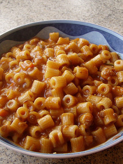 Una foto de Pasta e lenticchie o Pasta con lentejas