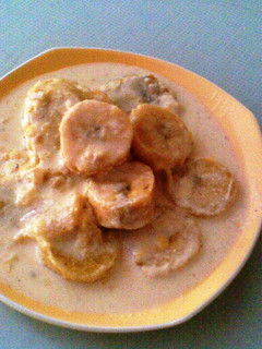 Una foto de MADURITOS CON CREMA DE LECHE