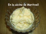 Una foto de helado de mandarina