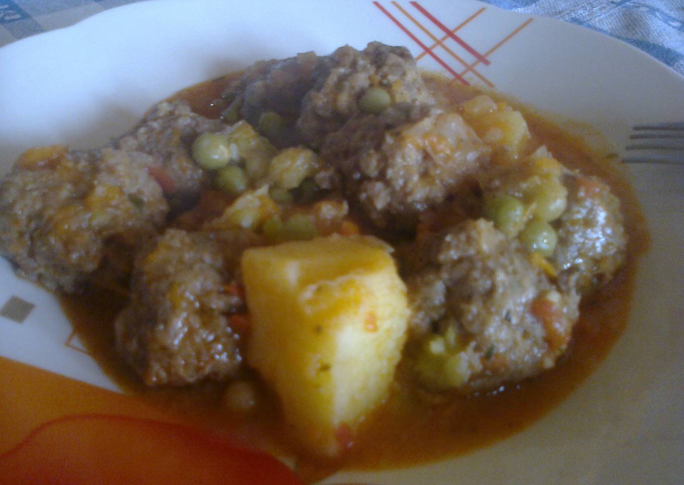 Albóndigas de carne en salsa argentina<br />