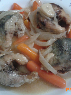 Una foto de Aguja en escabeche al vino
