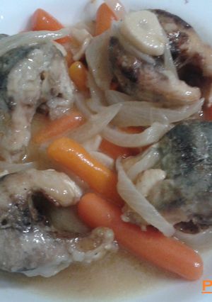Una foto de Aguja en escabeche al vino