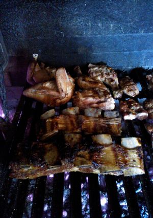 Una foto de Asado a la parrilla de costillas de vaca al vino