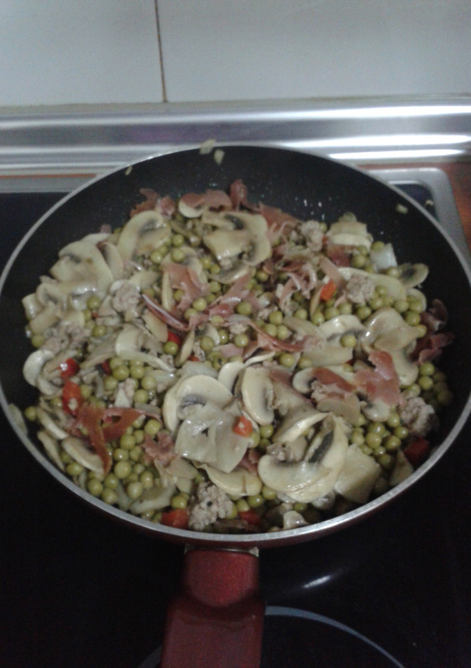 Una foto de Salteado de verduras con jamón