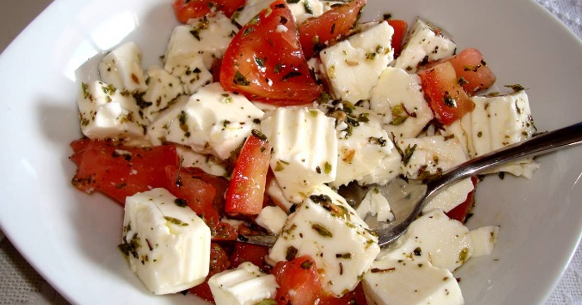 Dados de queso fresco y tomate al orégano Receta de carme castillo- Cookpad