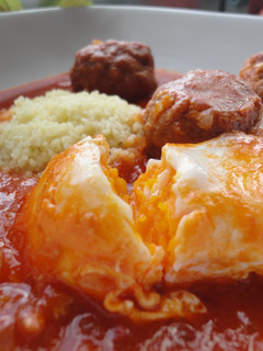 Una foto de Albóndigas con huevos