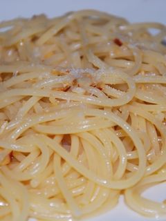 Una foto de Spaguetti aglio ( olio e peperoncino)