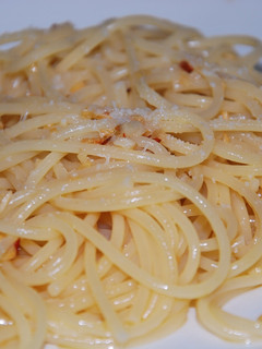Una foto de Spaguetti aglio ( olio e peperoncino)
