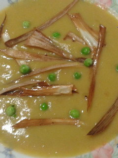 Una foto de Crema de verduras rehogadas con jamón cocido