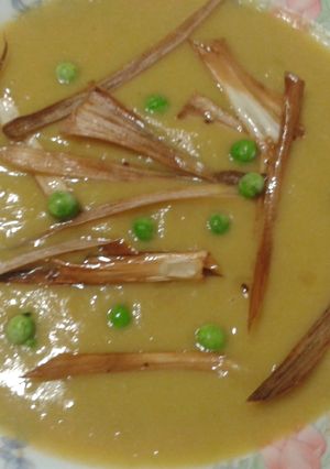 Una foto de Crema de verduras rehogadas con jamón cocido