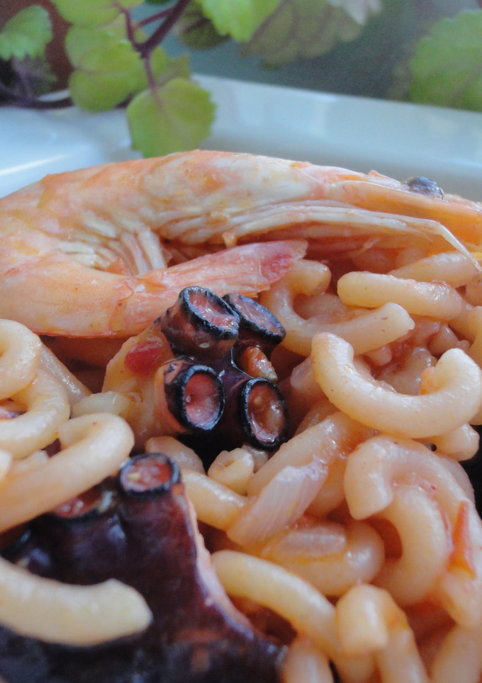 Una foto de Fideuá de pulpo