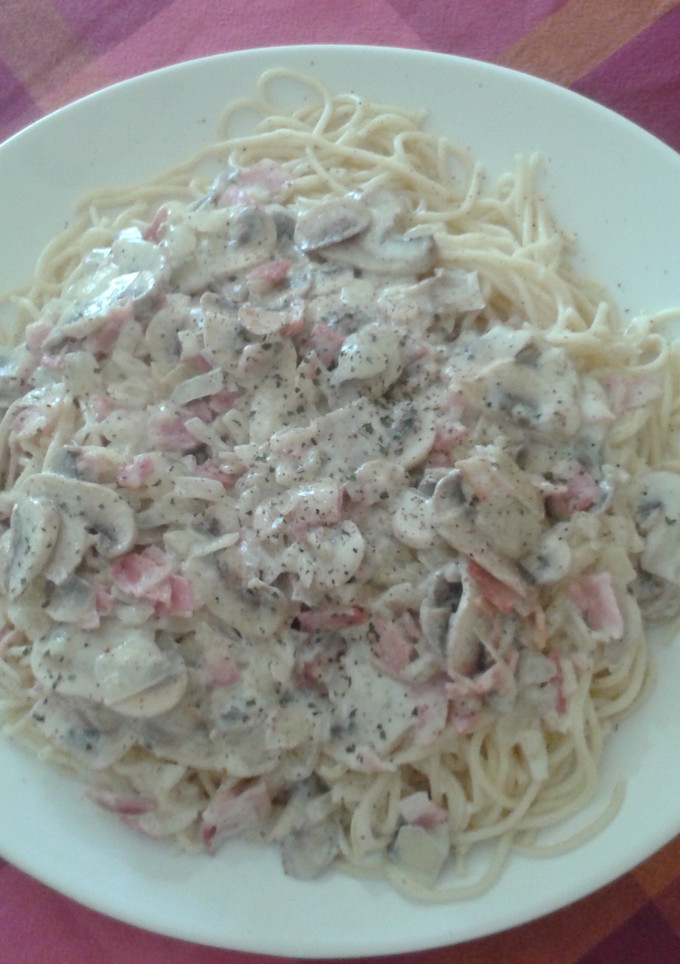Una foto de Espaguetis a la carbonara