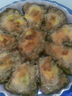 Una foto de Berenjenas rellenas con atún y bechamel