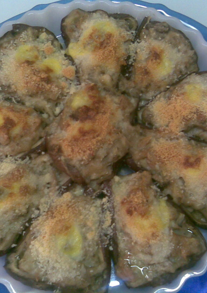 Una foto de Berenjenas rellenas con atún y bechamel