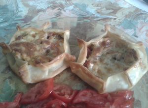 Una foto de Canastitas de salamín y pollo