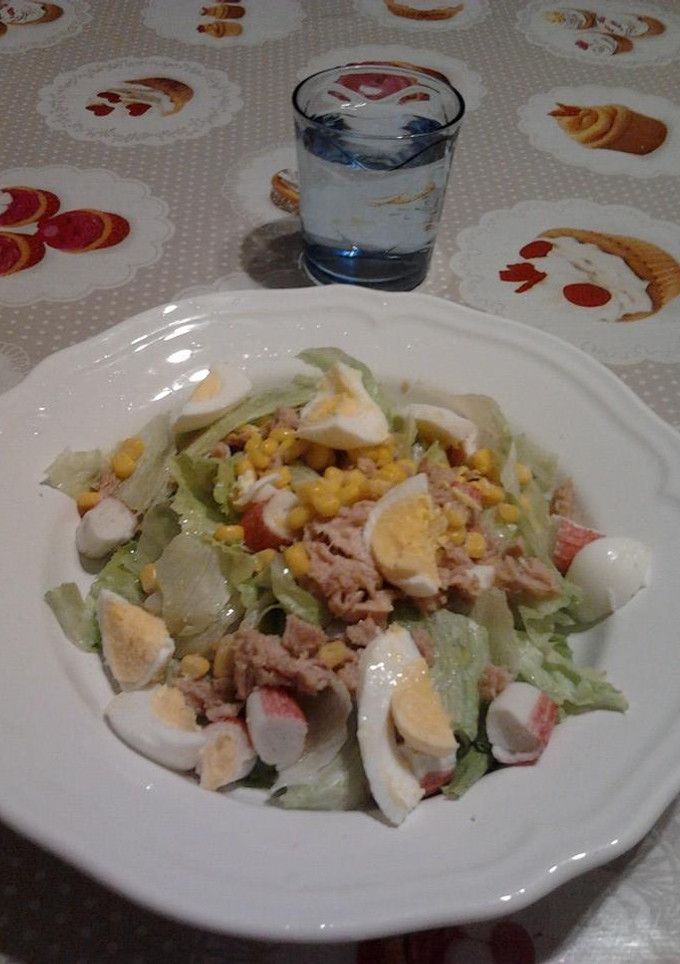 Una foto de Ensalada atún y boca de mar