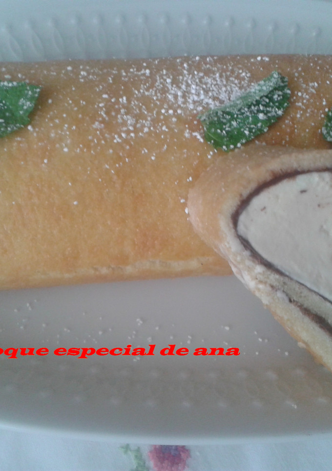 Una foto de Rollo artico relleno de helado y nutella