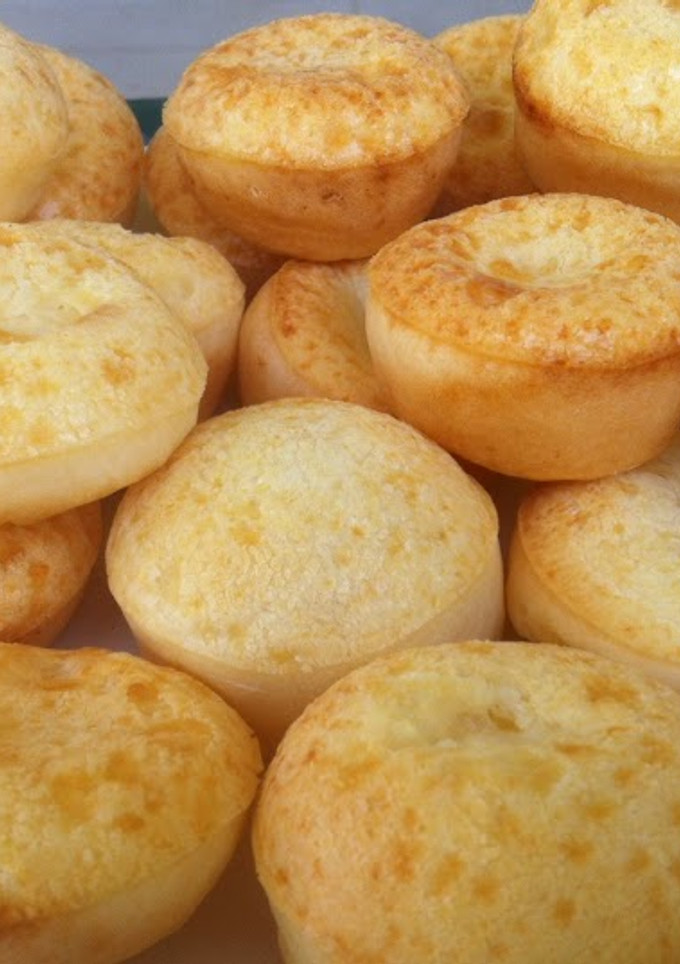 Una foto de Pão de queijo rápidos