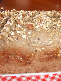 Una foto de Pan integral multicereales con nueces