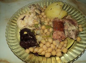 Una foto de Cocido de garbanzos al estilo de mi madre