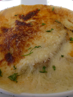 Una foto de Moussaka auténtica griega