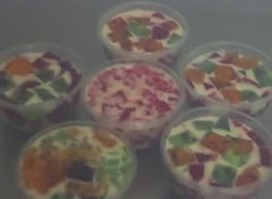Una foto de Postre arcoiris