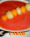 Sopa de sandía con brocheta de frutas