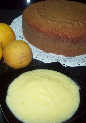 Una foto de Crema de limón para rellenar tartas