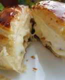 Hojaldre de camembert relleno