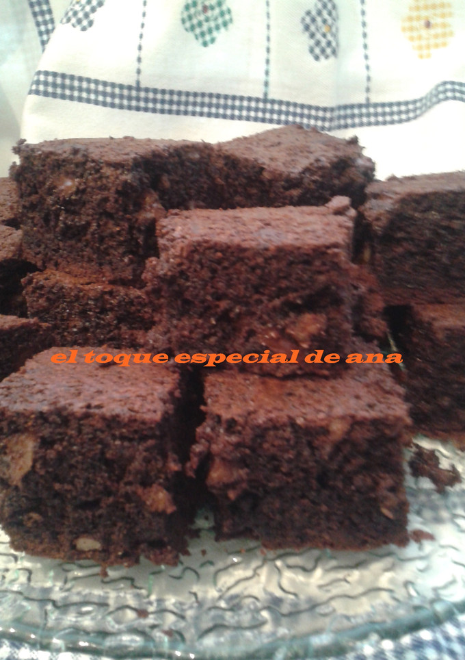Una foto de Brownie con nueces esponjoso