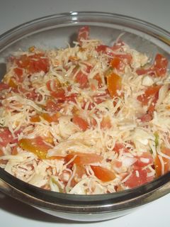 Una foto de Ensalada de tomate con queso roquefort