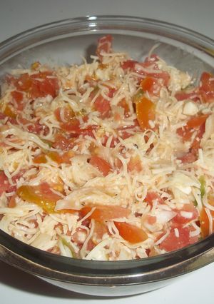 Una foto de Ensalada de tomate con queso roquefort