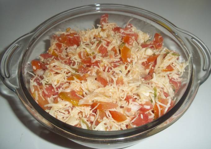 Foto principal de Ensalada de tomate con queso roquefort
