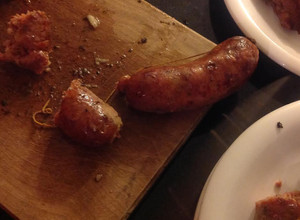 Una foto de Choripán con chimichurri