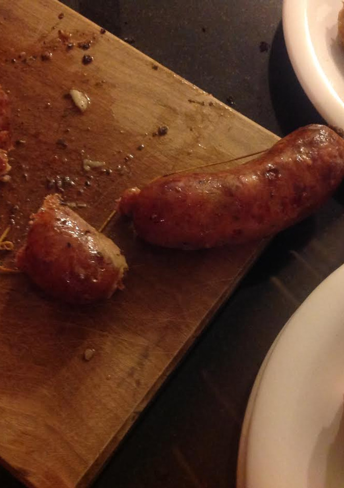 Una foto de Choripán con chimichurri