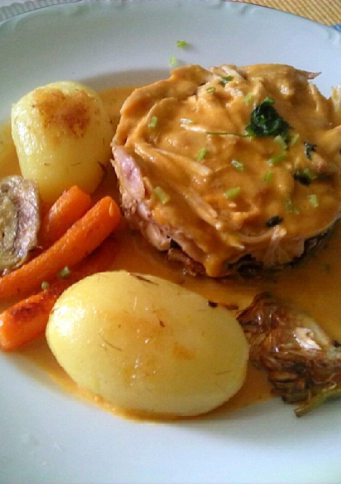 Una foto de Pastel de pollo al chilindrón en su salsa