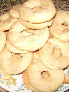 Una foto de Rollos de huevo y canela